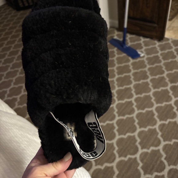 Uggs slippers - Picture 4 of 5